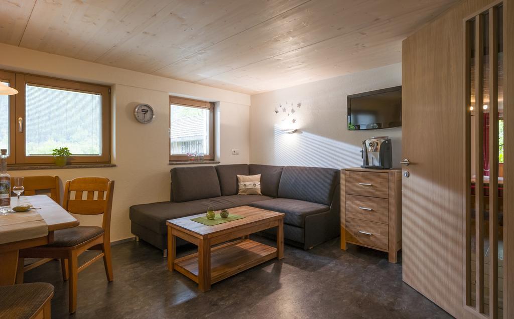 Ferienwohnung Hof Neuhaus Mayrhofen Exterior foto