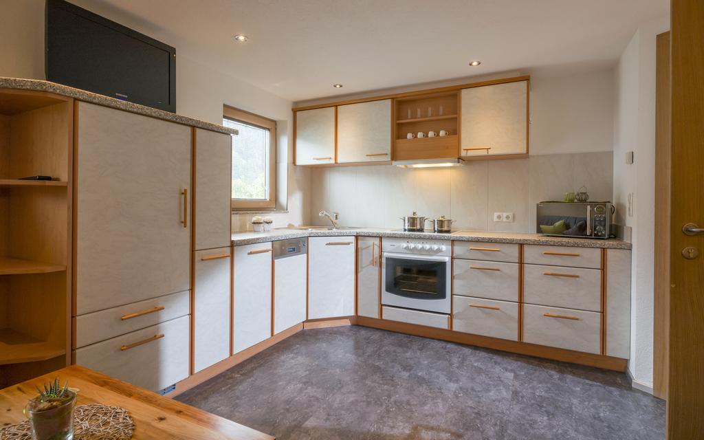 Ferienwohnung Hof Neuhaus Mayrhofen Exterior foto